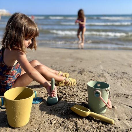 Ensemble de jouets de plage avec pelle à seau en silicone et sable